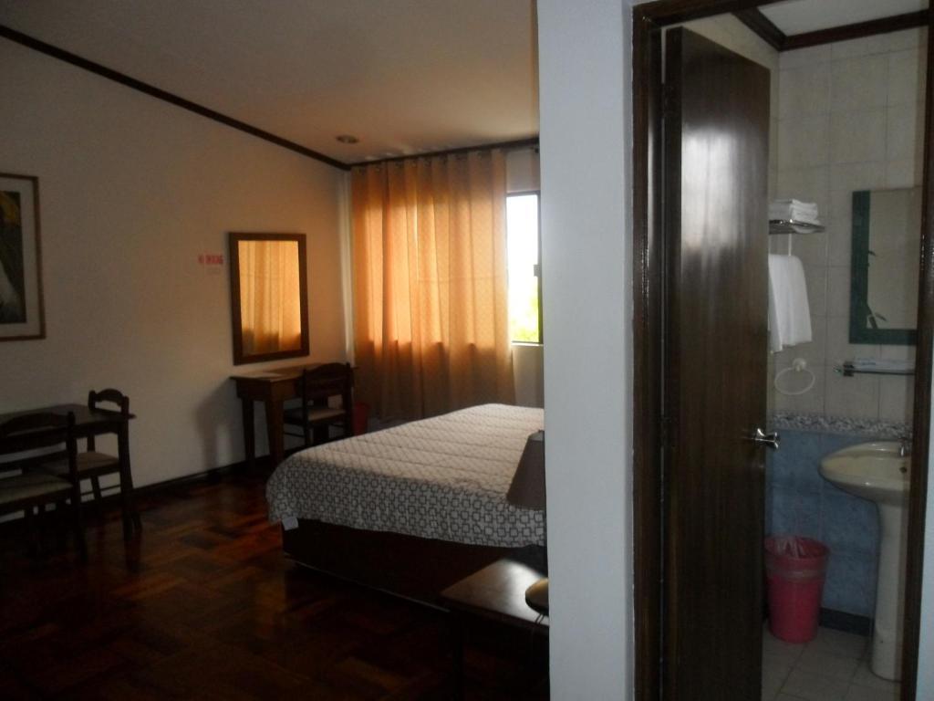 Tagaytay Econo Hotel تاجيتاي الغرفة الصورة
