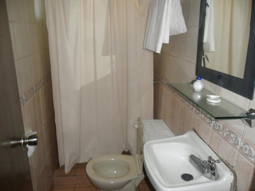 Tagaytay Econo Hotel تاجيتاي الغرفة الصورة